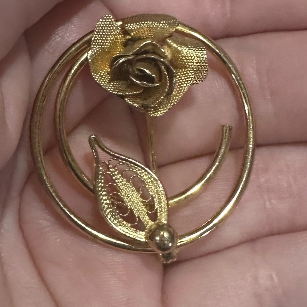 Sarah Cov. Rose Floral Broach